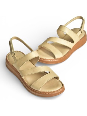 Fox Shoes Y555530403 Bej Hakiki Deri Kadın Sandalet