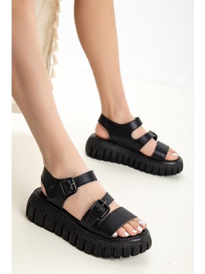 Miss Zülüf Kadın Sandalet Siyah Renk Polüretan Malzeme ile Şık ve Rahat Kullanım