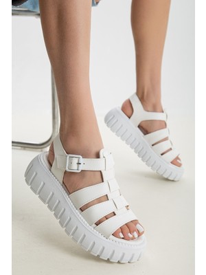 Miss Zülüf Kadın Beyaz Sandalet Poliyüretan Malzeme ile Rahat ve Şık Tasarım