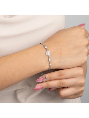 Zuum Asansörlü Zirkon Taşlı Yonca Detay Gümüş Renk Tasarım Bileklik