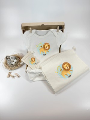 Kidilia Aslan Burcu Tasarımlı %100 Pamuklu Kısa Kollu Bebek Body ve Ham Keseli Hediye Seti