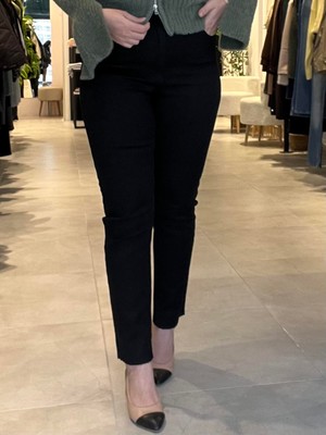 Patuta Butik Siyah Likralı Kesik Paça Yüksek Bel Jean Pantolon