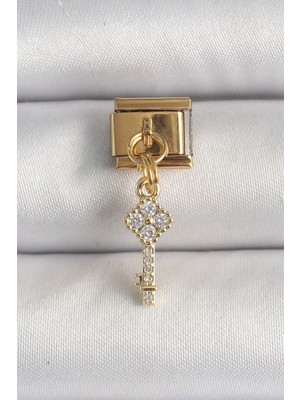 VeraGlobe Buğz 316L Çelik Gold Renk Sallantı Zirkon Taşlı Anahtar Model Nomination Charm