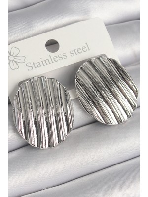 VeraGlobe Buğz Pirinç Gümüş Renk Sallantı Işlemeli Daire Plaka Model Kadın Küpe