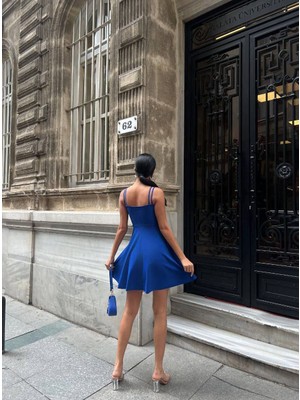 Trend Esinty Kadın Çapraz Askı Göğüs Detay Scuba Krep Kloş Mini Elbise