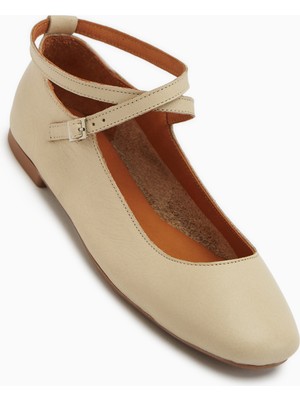 Limoya Ameli Hakiki Deri Bej Çapraz Bantlı Balerin Kadın Ayakkabısı