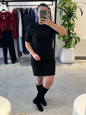 Patuta Butik Siyah Triko Yarım Kol Kısa Elbise