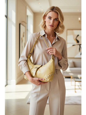 Benerly Kadın Oval Trok Detaylı Kemer Tokalı Fermuar Kapatmalı Ayarlanabilir Askılı Omuz Çanta Iç Bölmeli