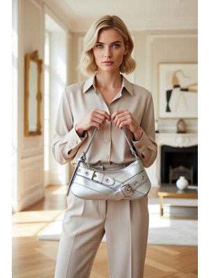 Benerly Kadın Kuşgözü Detaylı Kemer Toka Fermuarlı Baget Omuz Çanta Ayarlanabilir Askılı Parlak Yüzeyli