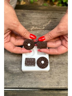 Braventa Collection Bisküvi Dörtlü Silikon Mum Kalıbı