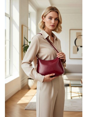 Benerly Kadın Mini Omuz Çantası Kemer Toka Detaylı Düz Desen Parlak Yüzey Ayarlanabilir Askı Dikdörtgen Form