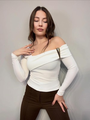 A.T. Kids-Women Iğne Toka Detaylı Tek Omuz Fitilli Uzun Kollu Kadın Bluz