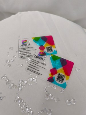 Plexim Kişiye Özel Şeffaf Kartvizit 100 Adet – Uv Baskılı Pleksi