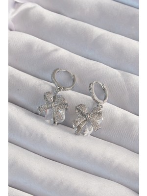 Karahanbey Pirinç Gümüş Renk Iri Zirkon Taşlı Fiyonk Model Halka Küpe - Lisinya