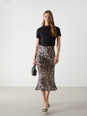 Lc Waikiki Yeni Sezon Dar Fit Leopar Desenli Saten Kadın Etek