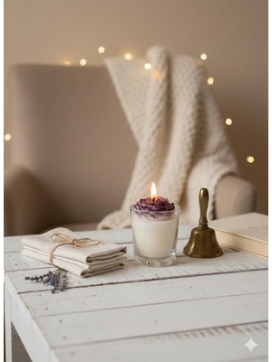 MumKusag Şakayık Çiçegi Detaylı Lavanta Kokulu Dekoratif Bardak Mum - El Yapımı