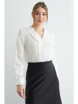 FullaModa Önü Fırfırlı Çizgili Jakarlı Gömlek
