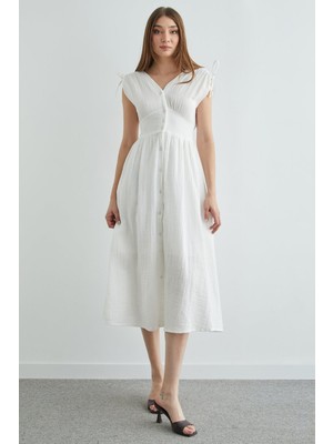 FullaModa Omuz Bağcıklı Düğmeli Müslin Elbise