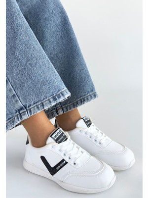 Modanı Seç Jowen Beyaz Cilt Siyah Detaylı Bağcıklı Spor Ayakkabı