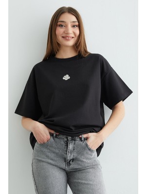 FullaModa Lotus Çiçeği Kabartmalı Oversize Tişört