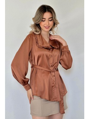 Etiler Collection Kahverengi Yakası Fırfırlı Kuşaklı Saten Gömlek