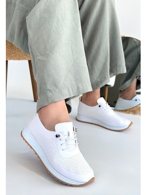 Modanı Seç Tone Beyaz Cilt Bağcıklı Spor Ayakkabı