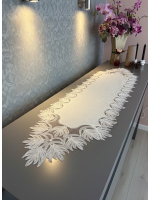 PremiumPort Şık Fransız Dantelli Keten Uzun Runner, Zarif ve Elegant Tasarım