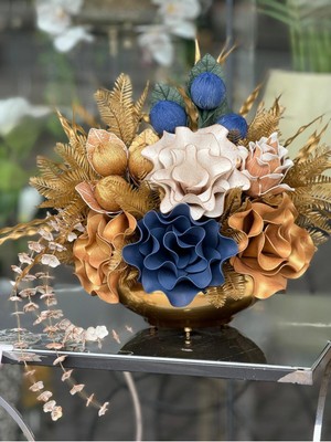 PremiumPort Renkli Yapay Çiçekli Gold Yassı Vazo No:23, Şık ve Doğal Görünümlü Tasarım