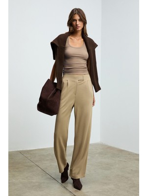 Ethiquet Lıllesol Kadın Fitilli Görünümlü Slim Fit Vücuda Oturan Havuz Yakalı Pamuklu Basic Koyu Vizon Atlet