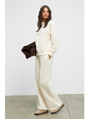 Ethiquet Anselma Kadın Organik Pamuklu Regular Beli Lastikli Kordonlu Çift Cepli Geniş Paça Vanilya Alt-Üst Takım