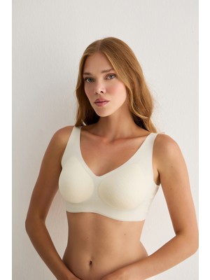 Zerogram Balensiz Çıkarılabilir Nefes Alabilen Pedli Dikişsiz Lazer Sütyen 2212