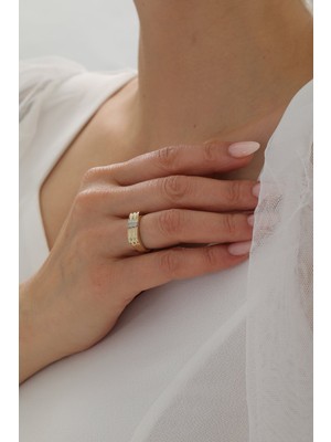 Yavuz Kuyumculuk 14 Ayar Altın Taşlı Çizgi Desen Modern Yüzük