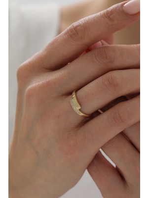 Yavuz Kuyumculuk 14 Ayar Altın Yarı Taşlı Çivi Desen Yüzük