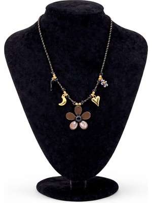 Pangu Siyah Ipli Çiçek Figürlü Charm Detaylı Kolye