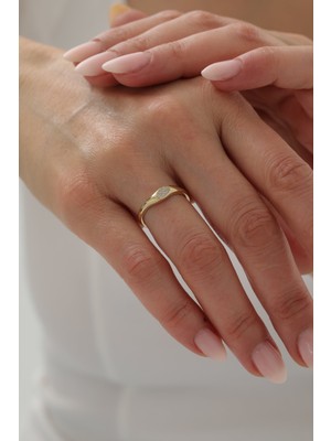 Yavuz Kuyumculuk 14 Ayar Altın Oval Desen Taşlı Yüzük