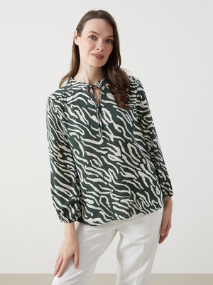 Lc Waikiki Yeni Sezon Bağlamalı Yaka Desenli Kadın Bluz