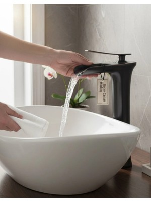 İsaoğlu Yapı Siyah Çanak Lavabo Bataryası Şelale Akışlı Pirinç Materyal Yüksek Tip Çanak Batarya