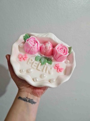 Dust Candle Studio Sevgililer Günü’ne Özel – Isme Özel Gül Bahçesi Doğal Dekoratif Mum