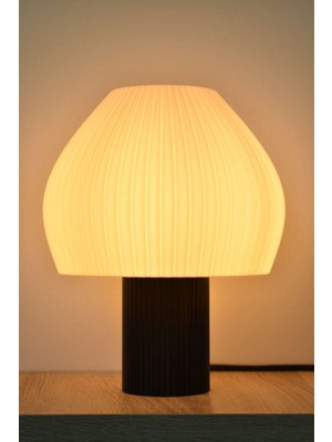 PremiumPort Şık Siyah Modern Abajur ile Odanıza Zarif Dokunuş