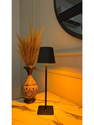 PremiumPort Modern Siyah Masa Lambası, Şık ve Şık Tasarım, Evinize Zarif Dokunuş