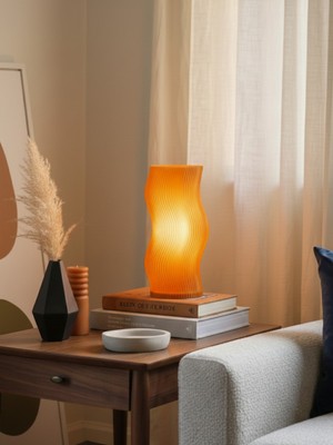 PremiumPort Modern Kıvrımlı Masa Lambası ile Şık ve Şık Aydınlatma