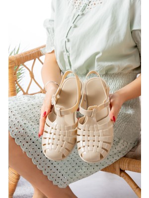 Slipcat Kadın Parlak Şeffaf Siyah Gümüş Simli Jelly Sandalet