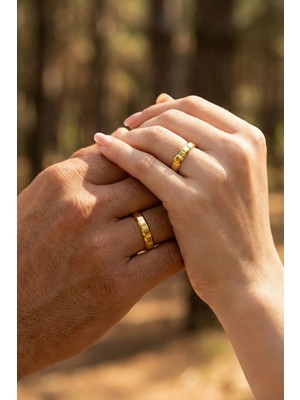 Zümrüt Sarraf 14 Ayar Altın 4 mm Kesme Alyans