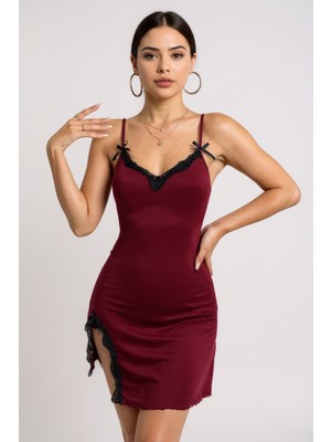 SHN Kadın Bordo Bacak Yırtmaçlı Siyah Dantelli ve Fiyonklu Şık Gecelik – ve Şık Tasarım