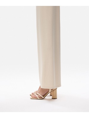 İpekyol Kontrast Dokulu ve Bantlı Topuklu Ayakkabı IS1260031003023