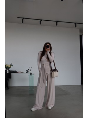 Özge Özgenç Kayık Yaka Önden Bağlamalı Bluz Eşofman Takım