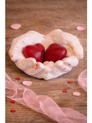 Eller Içinde Kalp Mumluk Seti – Vanilya Kokulu 2’li Kalp Mum – Romantik Dekor & Hediye