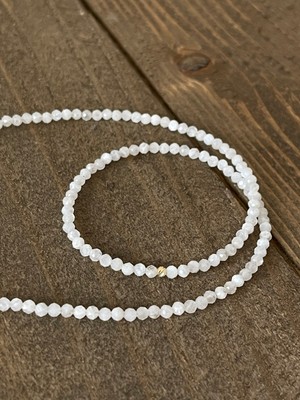 Aida Jewelss 14 Ayar Altın Dorika Detaylı Natural 2,5mm Ay Taşı Taşlı Zarif Altın Kolye