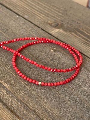 Aida Jewelss 14 Ayar Altın Dorika Detaylı Doğal Fased Kesim Mercan Taşlı Zarif Altın Kolye