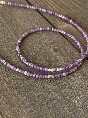 Aida Jewelss 14 Ayar Altın Dorika Detaylı Doğal Lepidolit Taşlı Zarif Altın Kolye